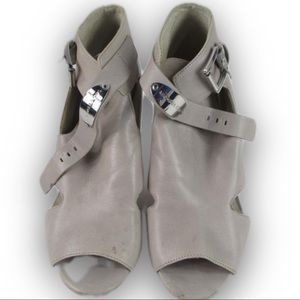 Size 8.5 Michael Kors heels